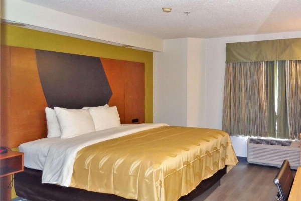 Quality Inn & Suites Raleigh North image 9